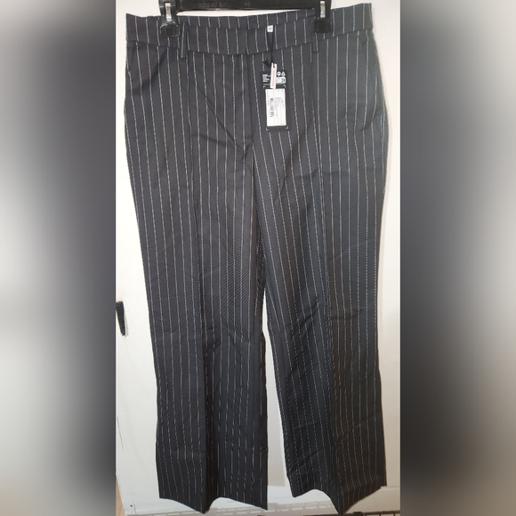 Weekday Kylie flared pants - Picture 6 of 6